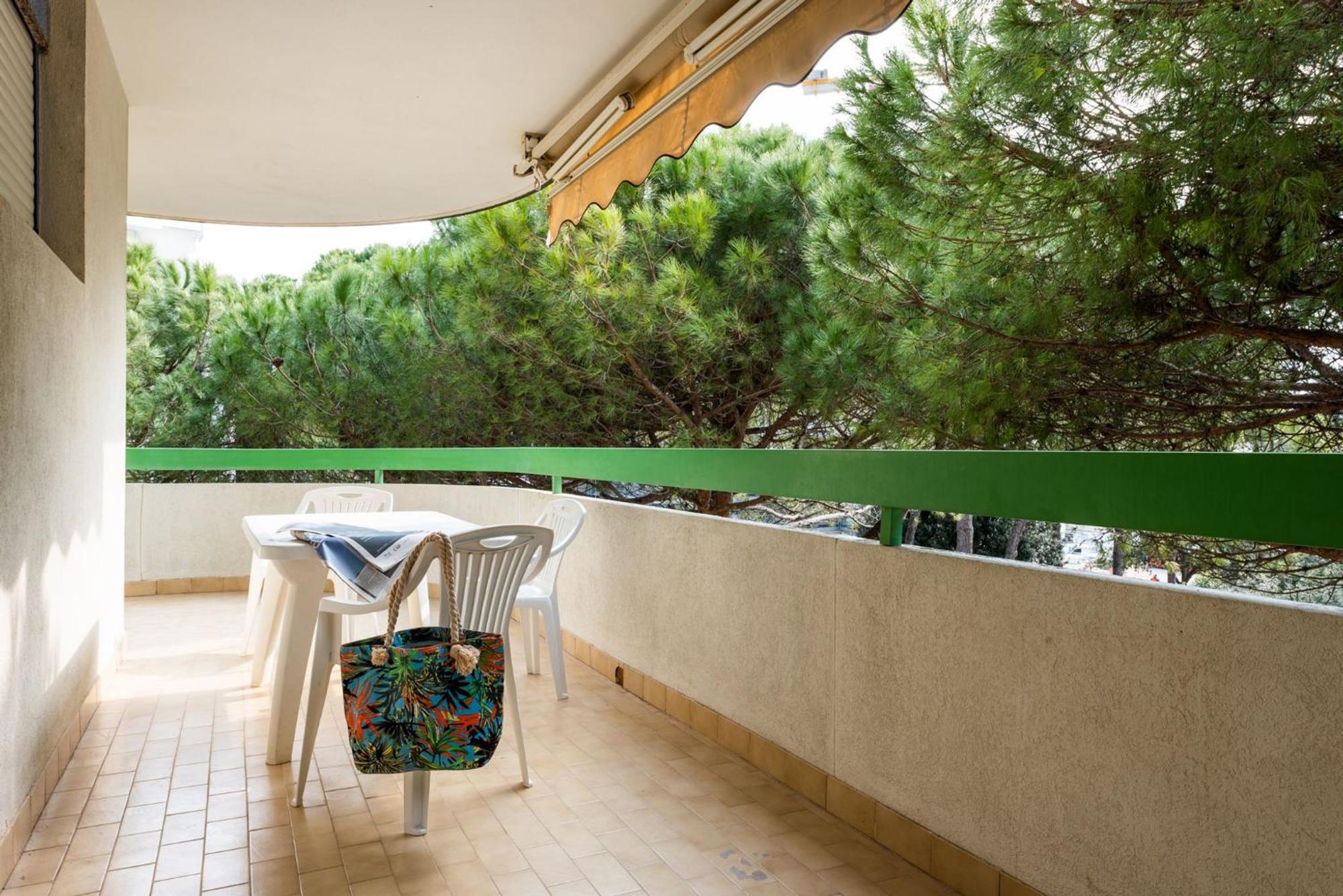 Apartment Enjoy Our In The Area In *